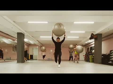 Видео: СИЛОВАЯ С МЯЧОМ / ФИТБОЛ / FITBALL