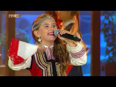 Видео: Stefani Milusheva / Стефани Милушева – Пита ли, моме, вашите (Live - Детски Пирин Фолк 2024)