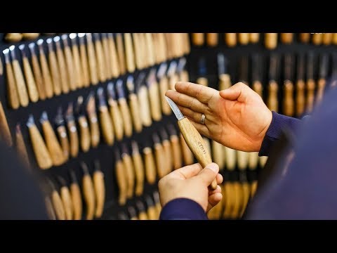 Видео: Ажиотаж вокруг выставки. Александр КОНЯЕВ и Адольф ЮРЬЕВ. Резьба по дереву.