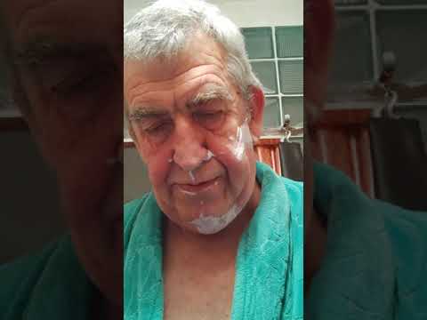 Видео: Бръснене с бръснач Flash Made ln Tokio