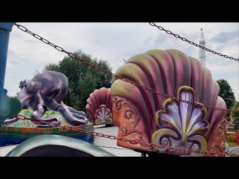 Видео: Юный Весельчак катается на Ракушках в парке аттракционов