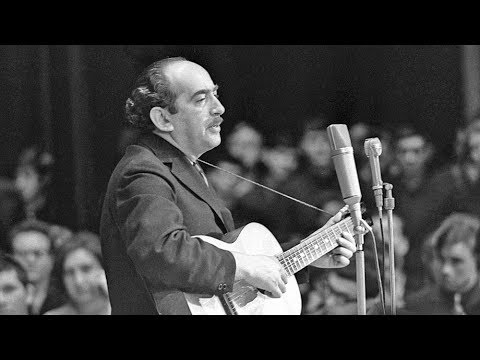 Видео: «Помогали люди по всему миру». Режиссер Елена Якович о создании фильма к столетию Александра Галича