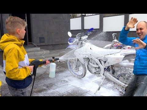 Видео: Отомстил ПАПЕ...МЕняем масло на PitBike. Моем наш с папой транспорт...