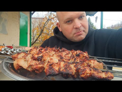 Видео: МУКБАНГ шашлык из свинины/обжор дачный