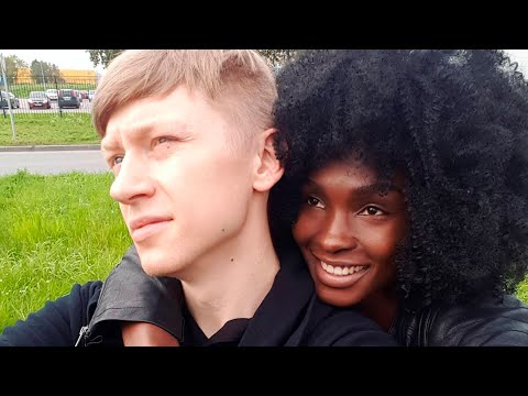 Видео: Африканка влюбилась в русского парня. И не побоялась переехать к нему в Якутию!