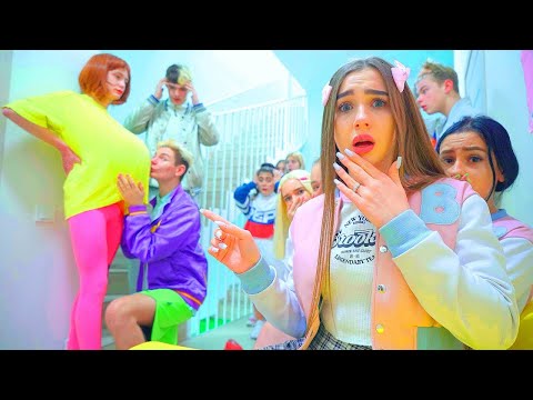 Видео: Гаджето на Даяна и бременната му приятелка дойдоха на училище 😱 От кого е бременно момичето?