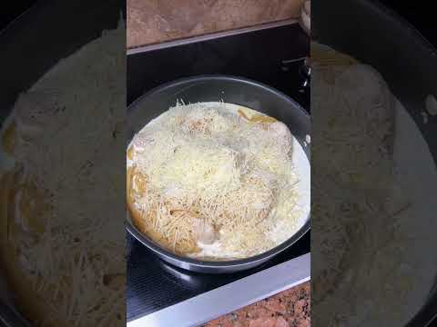 Видео: Запеканка из курицы Альфредо!