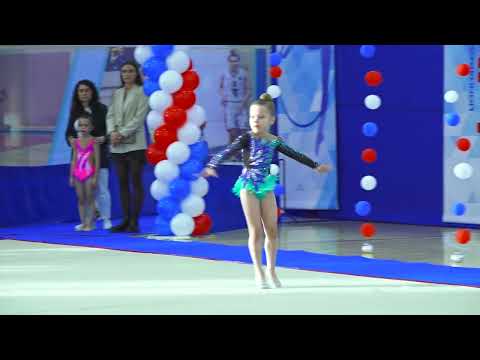 Видео: Художественная гимнастика. Мирослава Д. 6 лет