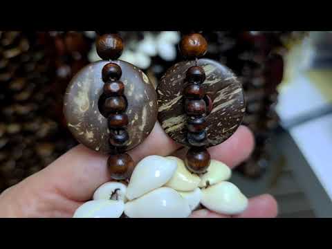 Видео: Бусы, браслеты из дерева
