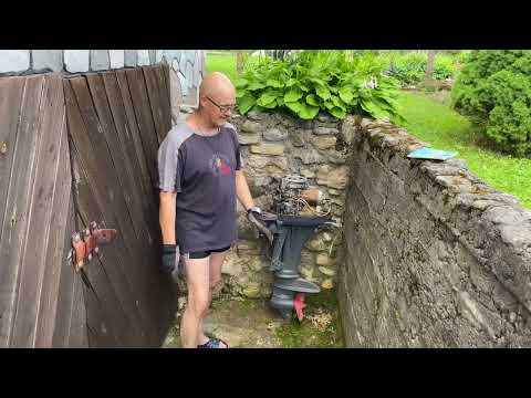 Видео: Лодочный мотор «Вихрь» 1970 года выпуска