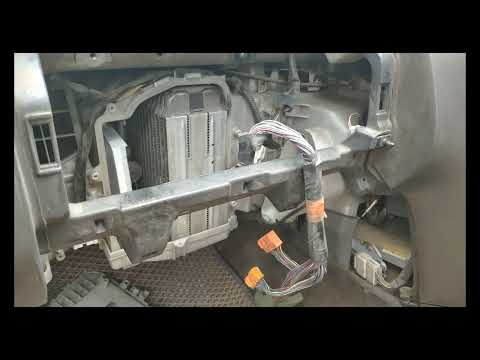 Видео: Замена/Установка фильтра салона от ваз 2112 в марк 2 90 ?