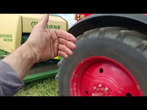 Видео: Подбор массы пресс-подборщиком