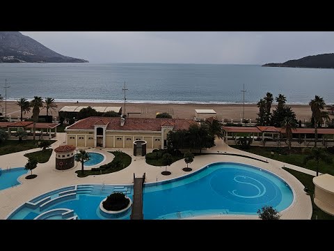 Видео: Отдых в Черногории, отель Splendid. Spa, Waterpool, Breakfast. Бассейн, шведский стол.