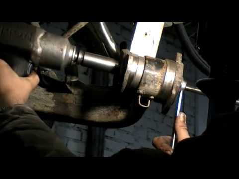 Видео: НиссанX-TRAIL(экстрейл) как поменять сайлентблок рычага/Nissan X-TRAIL Silentblock lever