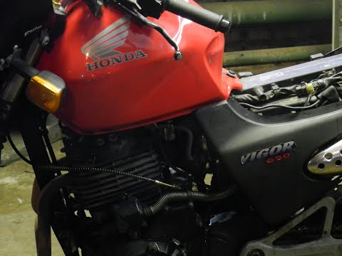 Видео: Мотоцикл который ты никогда не видел на дороге. Honda FX650 Vigor.