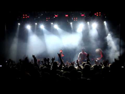 Видео: ANIMAL ДЖАZ - ТРИ ПОЛОСКИ LIVE 31.03.12 КОСМОНАВТ.