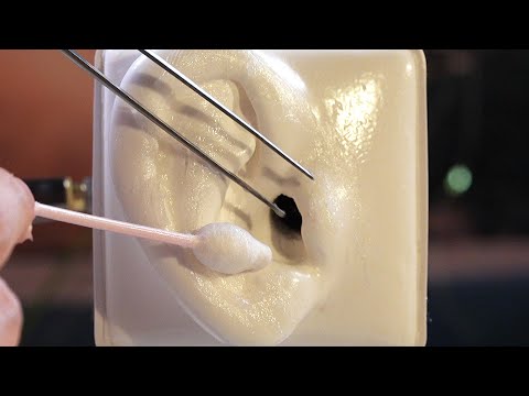 Видео: ASMR Чистка Наружного Уха от Липкой Серухи