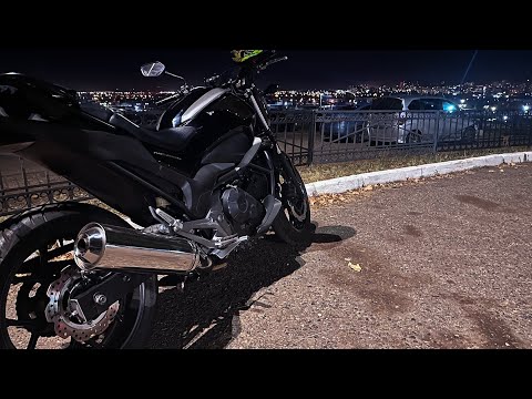 Видео: Обзор мотоцикла Honda NC750S | Какой мотоцикл выбрать | Мотосезон