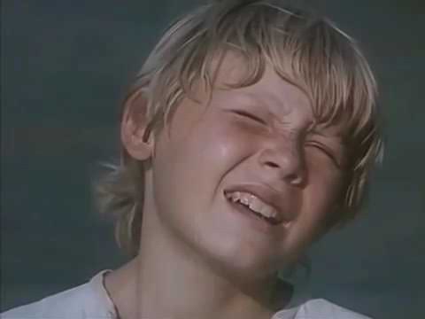 Видео: Волны Черного моря. Белеет парус одинокий 1 серия