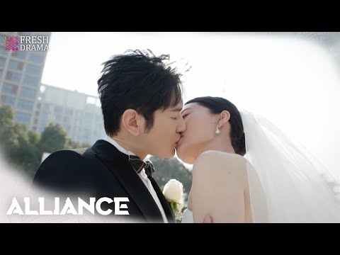 Видео: 💕После 15 лет ожидания директор наконец-то женился на женщине, которую он любил больше всего!