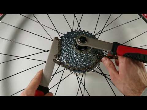 Видео: Как снять кассету с колеса велосипеда.