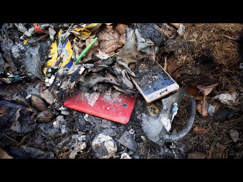 Видео: Нашел сломанный телефон в мусоре | Восстановление сломанной Ми