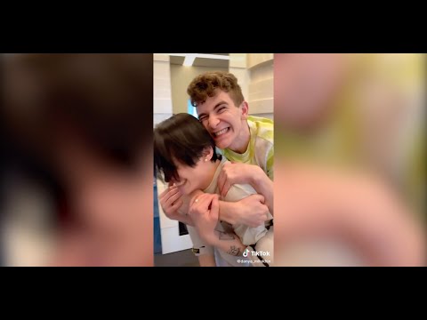 Видео: МИМИМИЖКА И МИЛОХИН В ЗАКРЫТОЙ КОМНАТЕ, ГРЯЗНЫЕ ШУТОЧКИ ОТ ОЛЕГА QUIDLIR |TIKTOK| DREAM TEAM HOUSE