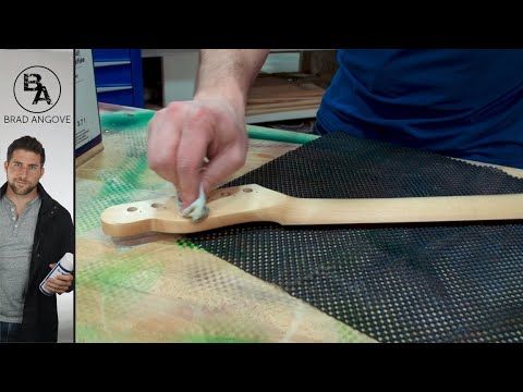 Видео: Как покрыть гриф гитары тунговым маслом (Ash Burl Telecaster, часть 8)