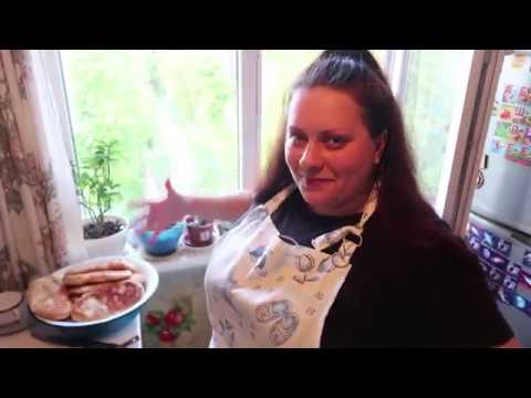 Видео: VLOG Напекла пирогов Даша взяла с собой на улицу