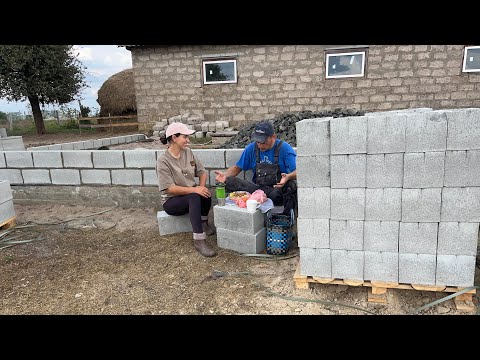 Видео: Початок зведення стін з блоків! Обід з виїздом ))) День народження по сусідськи!