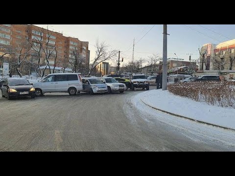 Видео: Владивосток - сильный гололёд или "день жестянщика"!