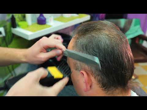 Видео: Наглядный пример несложной мужской стрижки для начинающих парикмахеров / men's haircut for beginners