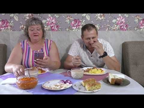 Видео: МУКБАНГ. Обед и очень вкусное солёное сало!