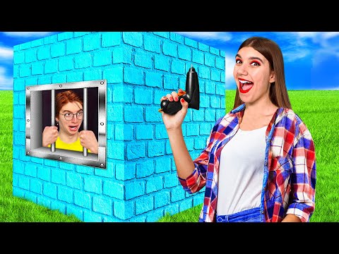 Видео: ПОСАДИЛИ ПАРНЕЙ В НЕПРОБИВАЕМУЮ ТЮРЬМУ на 24 ЧАСА ЧЕЛЛЕНДЖ