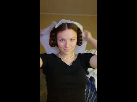 Видео: Как сделать средневековую причёску - 3