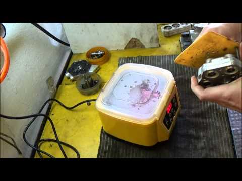 Видео: ☝  KE Jetronic промывка дозатора часть2