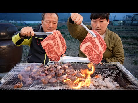 Видео: Рибай из корейской говядины HANWOO на гриле на углях - кулинарное шоу Мукбанг.