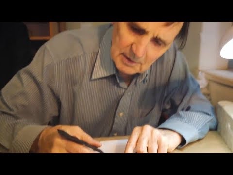 Видео: А.А.Зализняк читает берестяную грамоту. Новгород, 2016