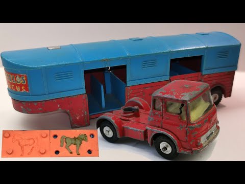 Видео: Корги Капитальный ремонт Bedford Truck Chipperfields Circus Transporter. № 1130. Литая модель.