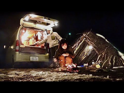 Видео: Кемпинг, чтобы приготовить карри в снежных горах.