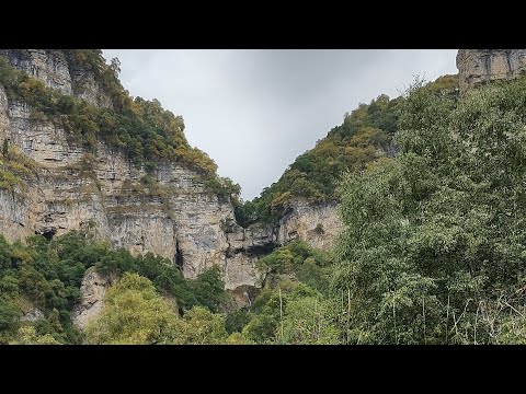 Видео: КБР, Тызыльское ущелье, нашли старую дорогу и неизвестный водопад, часть 2