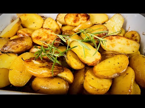 Видео: СЕКРЕТ ВКУСНОЙ КАРТОШКИ В ДУХОВКЕ!