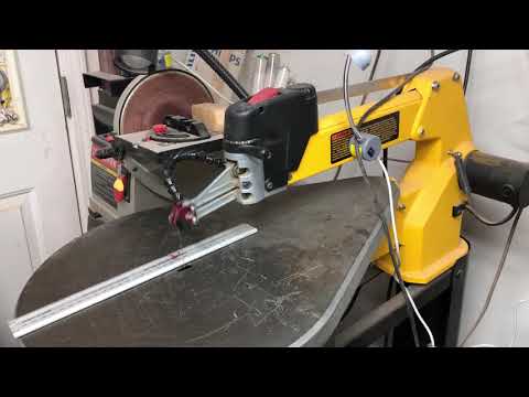 Видео: Чрезмерное движение полотна пилы вперёд-назад. DeWalt DW788