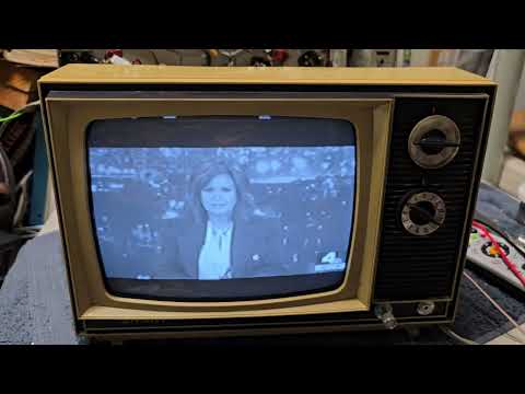 Видео: Ремонт портативных ламповых телевизоров Sharp и GE 1970-х годов. Хорошая и плохая упаковка. Винта...