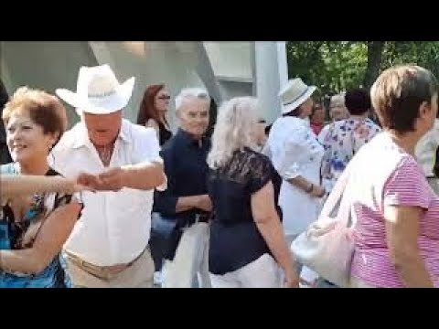 Видео: СЧАСТЛИВЫЕ МИНУТЫ В ПАРКЕ ГОРЬКОГО...