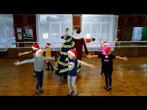 Видео: Вокруг ёлочки нарядной