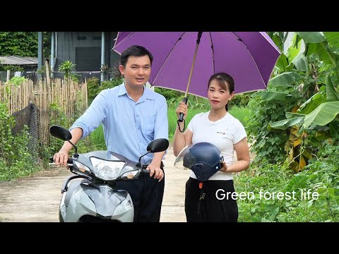 Видео: Роберт попрощался с Май и уехал домой на новом мотоцикле. Жизнь в зелёном лесу.