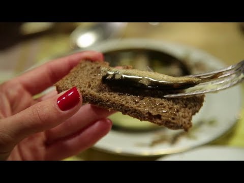 Видео: Правда ли банка шпрот так же опасна для здоровья, как пачка сигарет?