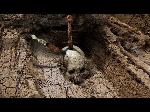 Видео: Археологи нашли и раскопали кинжалы, которые делали из людей