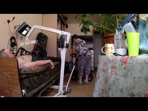 Видео: Подъемник для лежачих больных